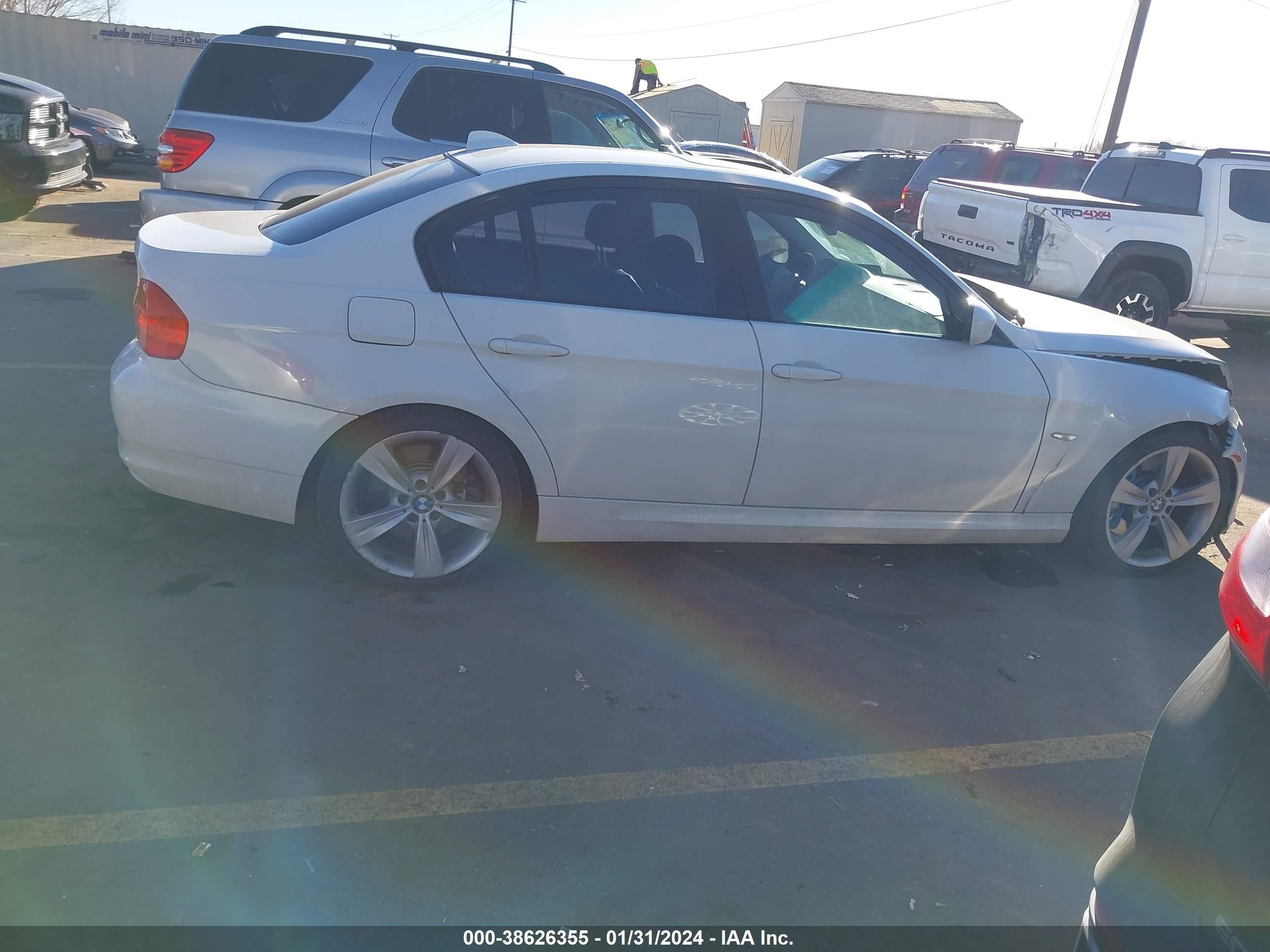 Photo 10 VIN: WBAPM77519NL88320 - BMW 3ER 