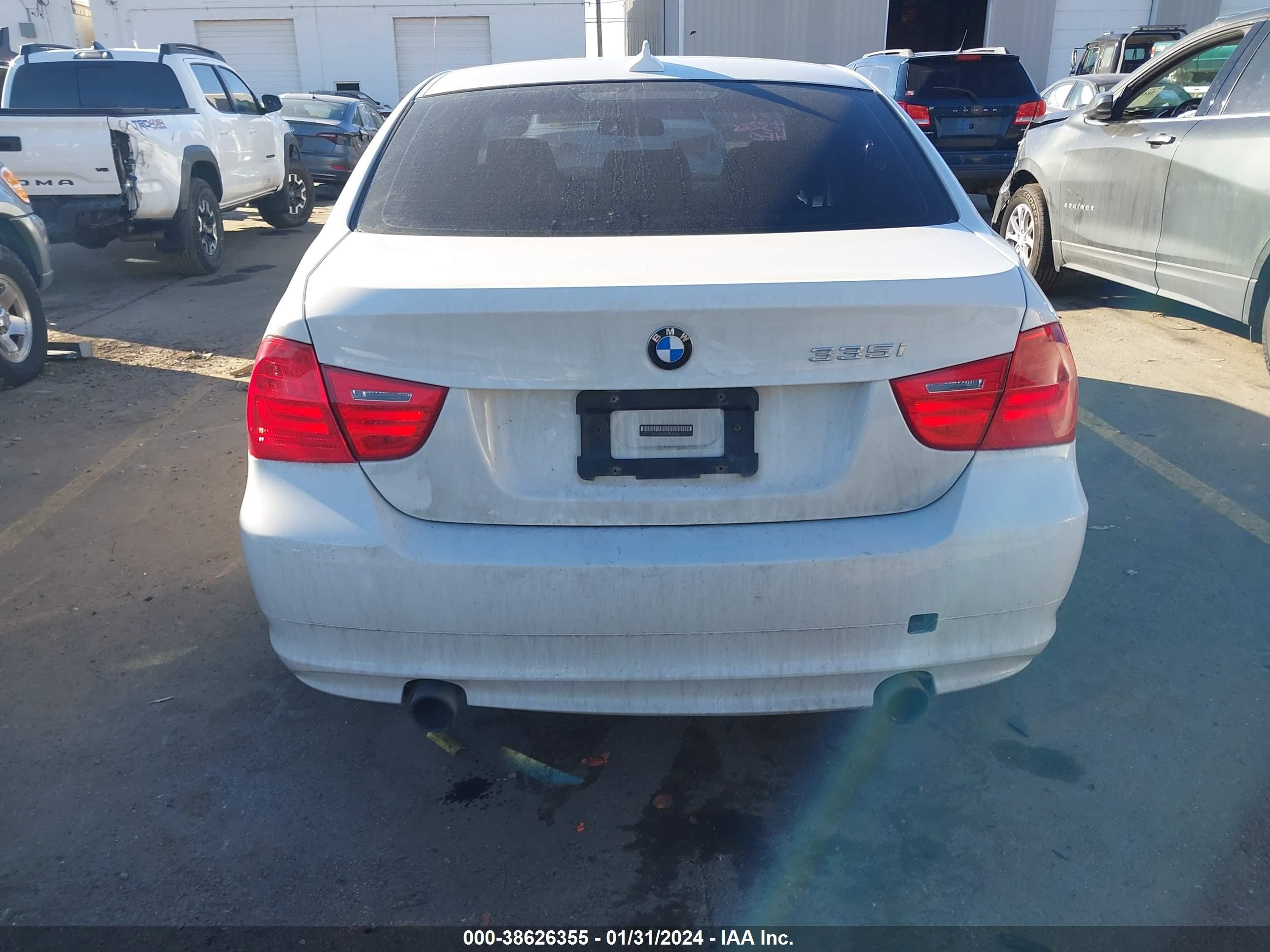 Photo 13 VIN: WBAPM77519NL88320 - BMW 3ER 