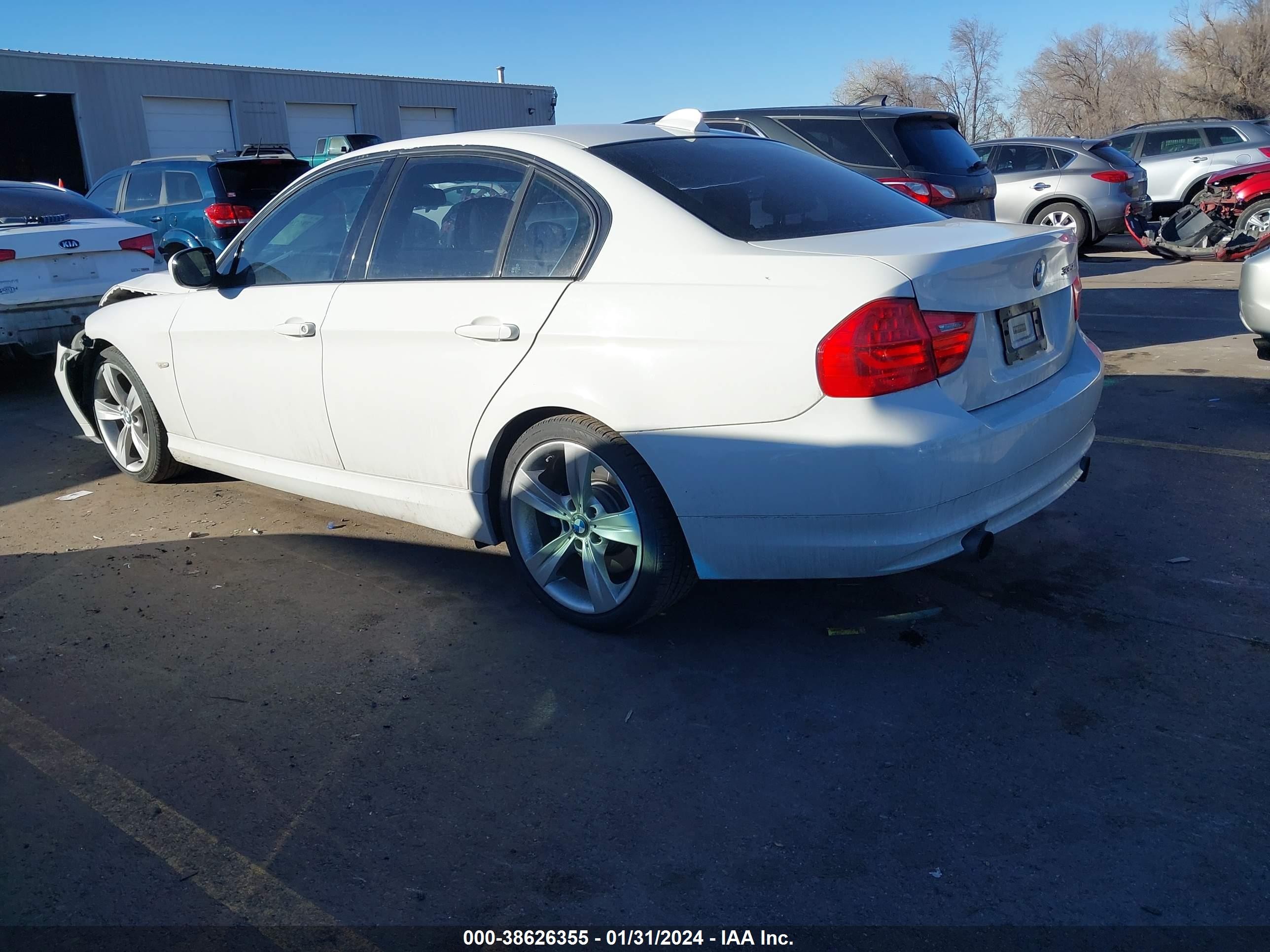 Photo 2 VIN: WBAPM77519NL88320 - BMW 3ER 