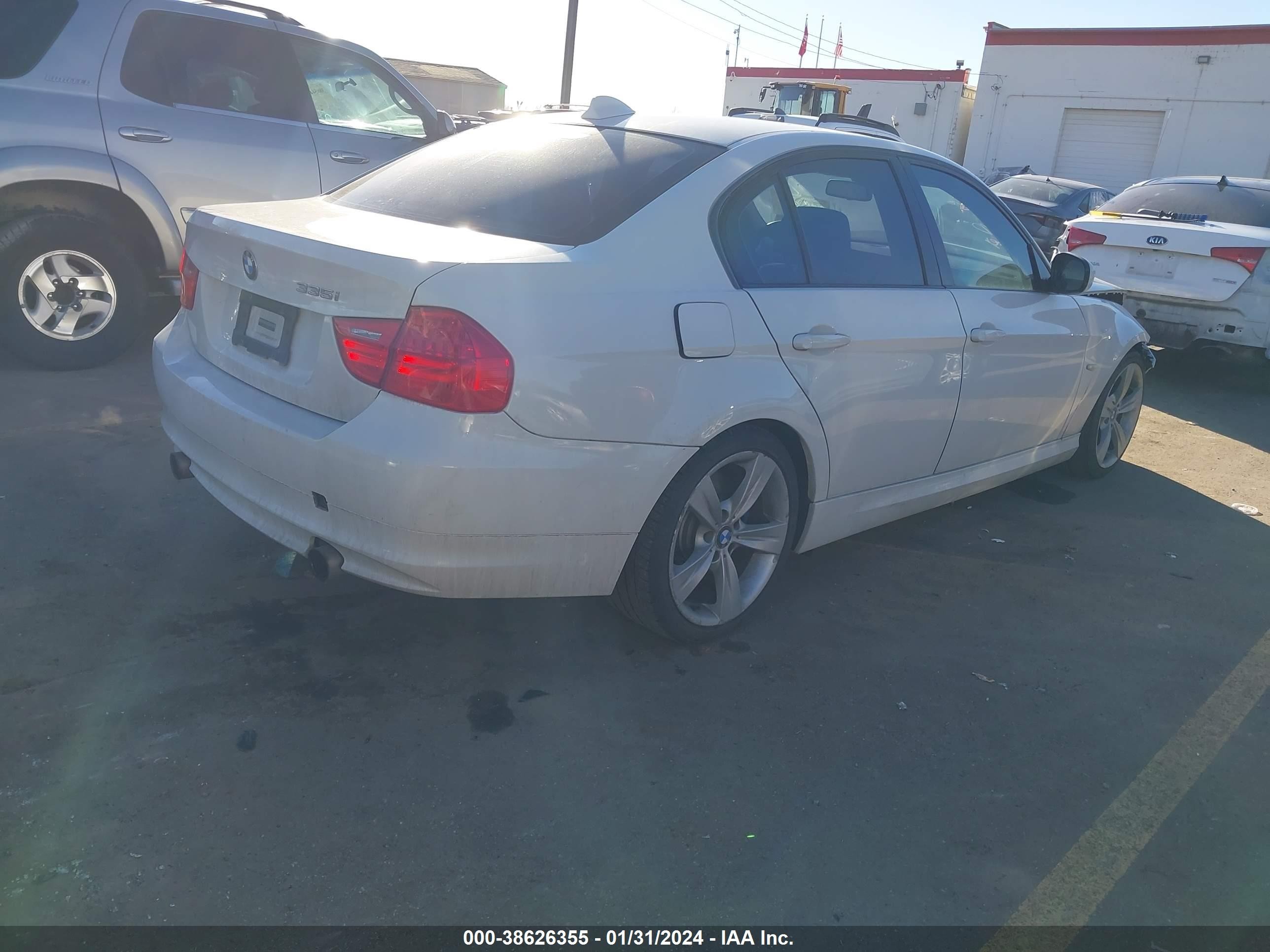 Photo 3 VIN: WBAPM77519NL88320 - BMW 3ER 