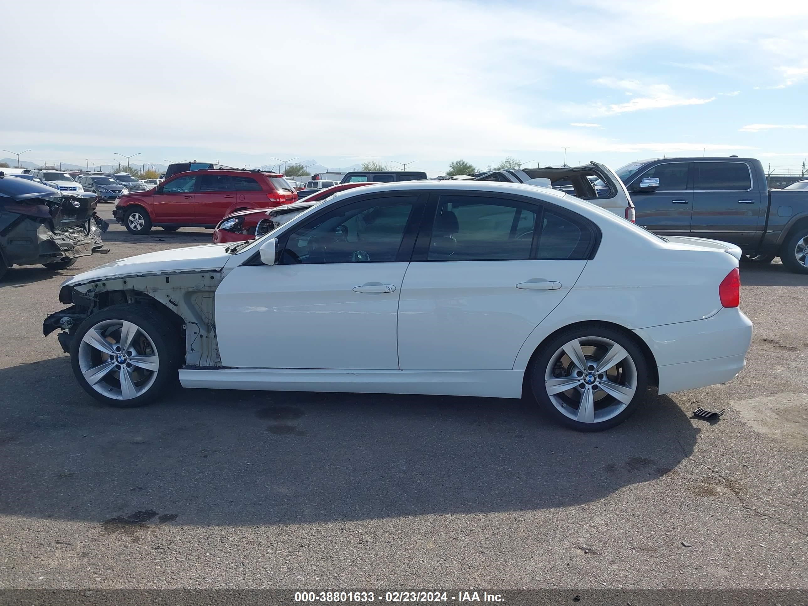 Photo 14 VIN: WBAPM77589NL87035 - BMW 3ER 