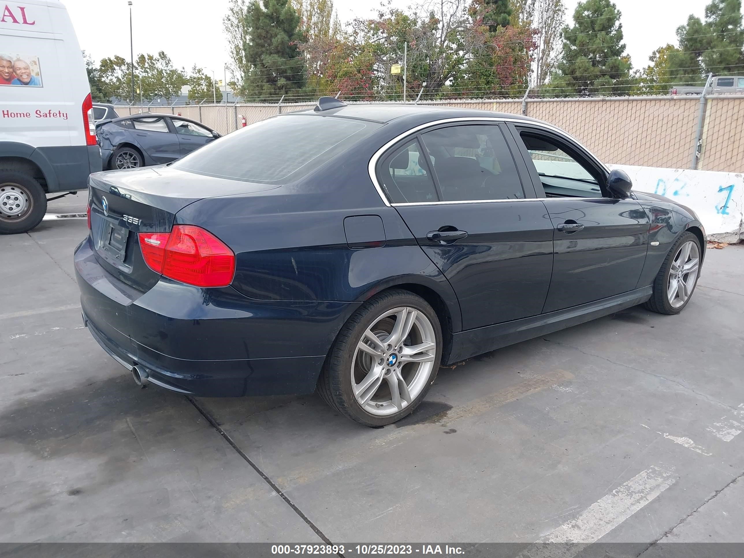 Photo 3 VIN: WBAPM7G53ANL89263 - BMW 3ER 