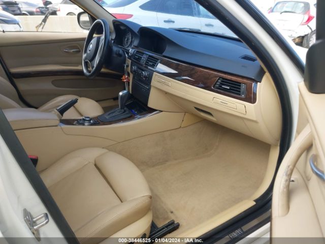 Photo 4 VIN: WBAPM7G55ANL89197 - BMW 335I 