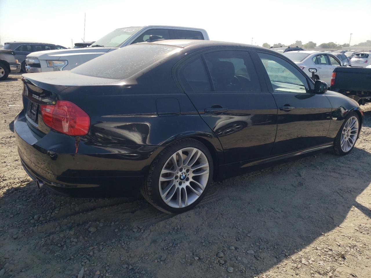 Photo 2 VIN: WBAPN7C50BF183770 - BMW 3ER 