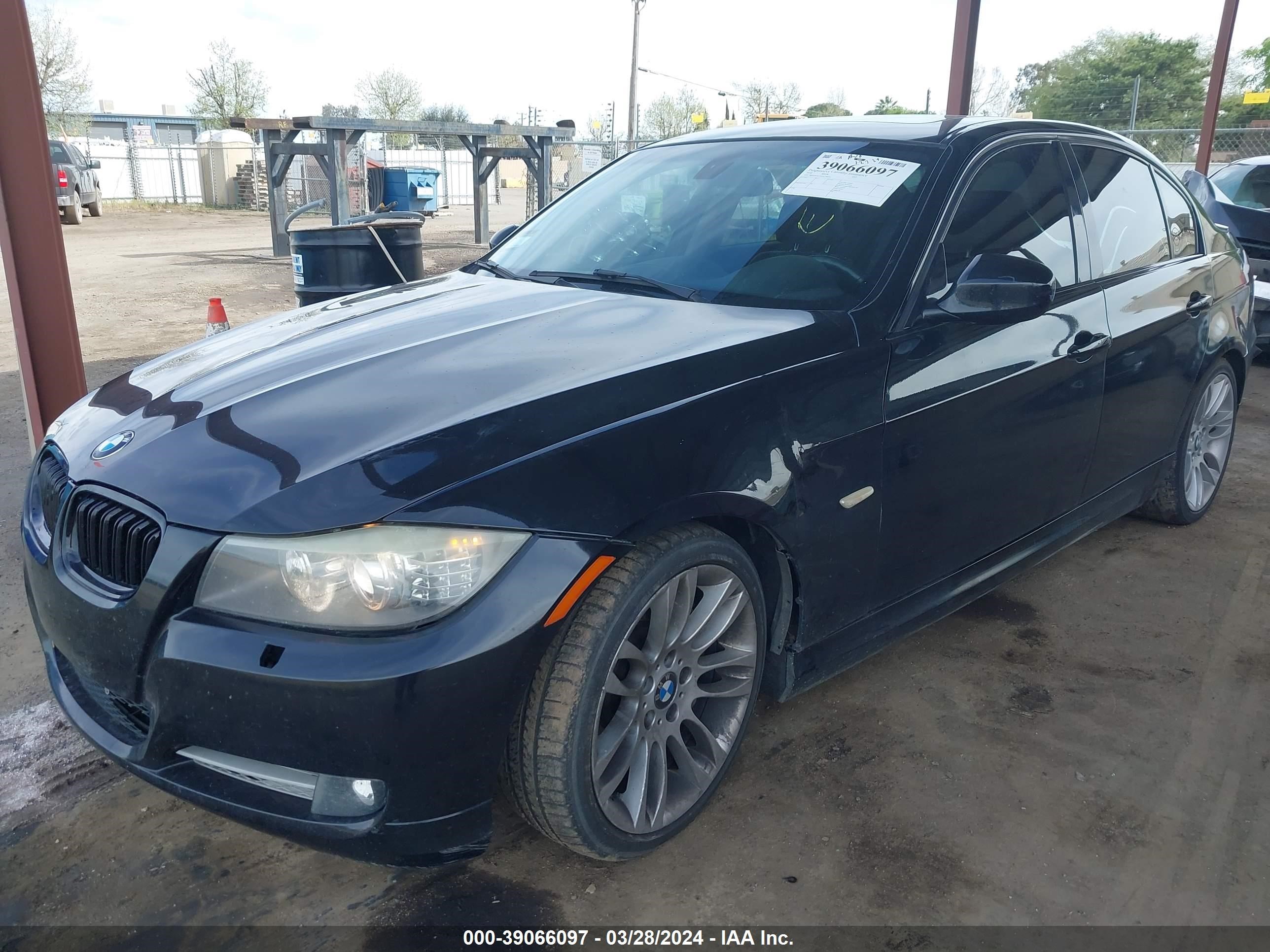 Photo 5 VIN: WBAPN7C53AA778916 - BMW 3ER 