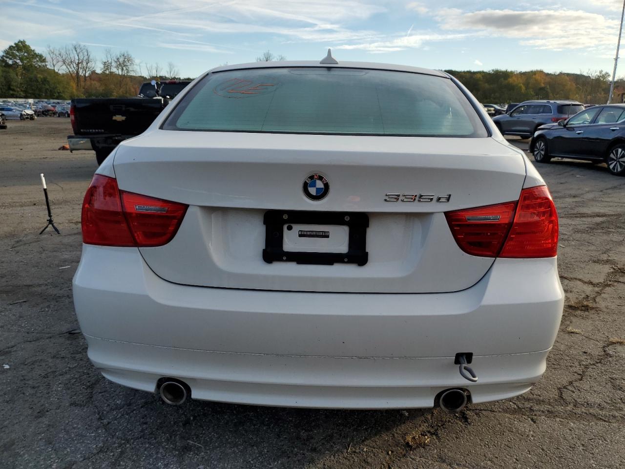 Photo 6 VIN: WBAPN7C56BA780001 - BMW 3ER 