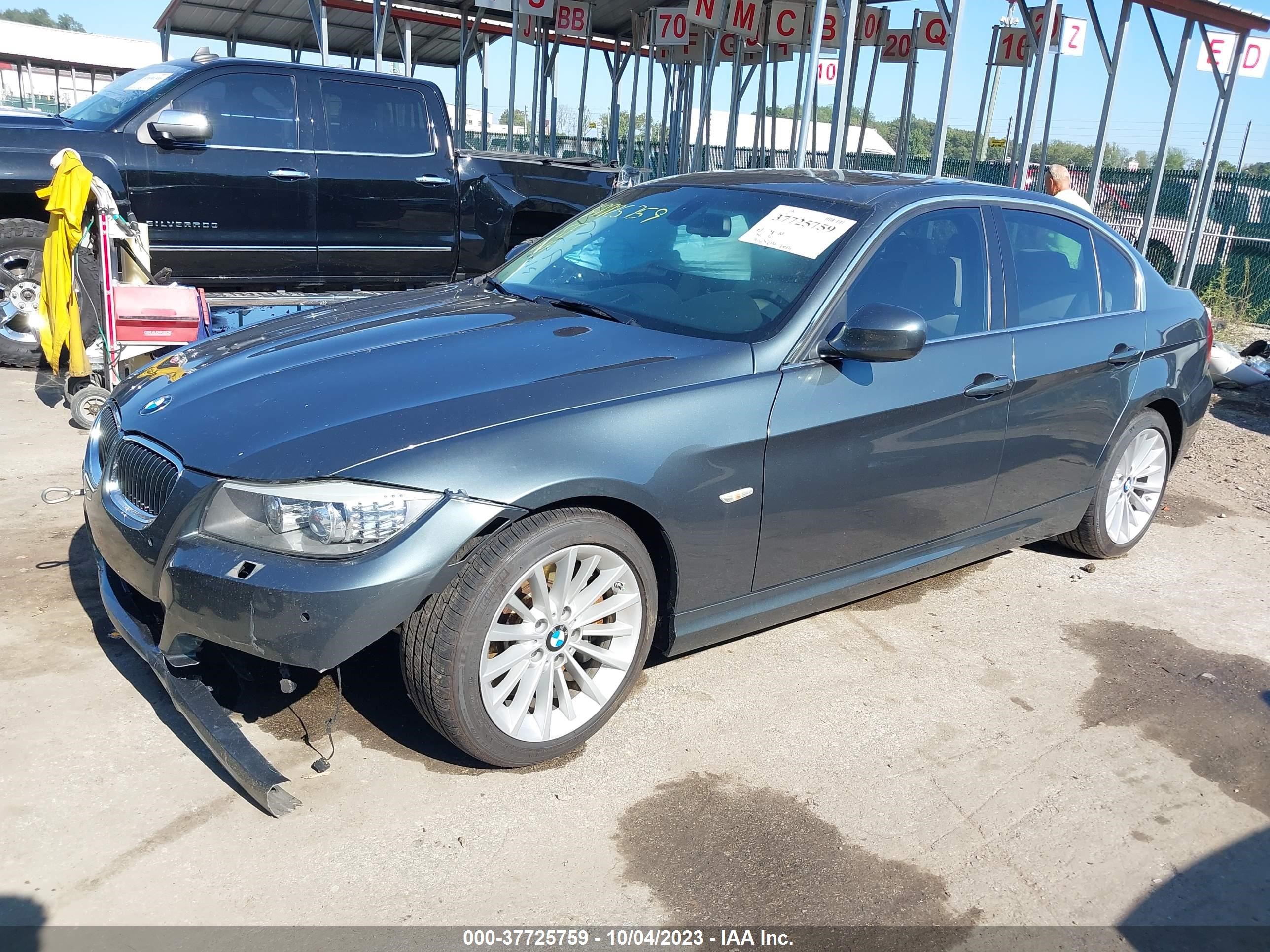 Photo 1 VIN: WBAPN7C59BA782373 - BMW 3 SERIES 