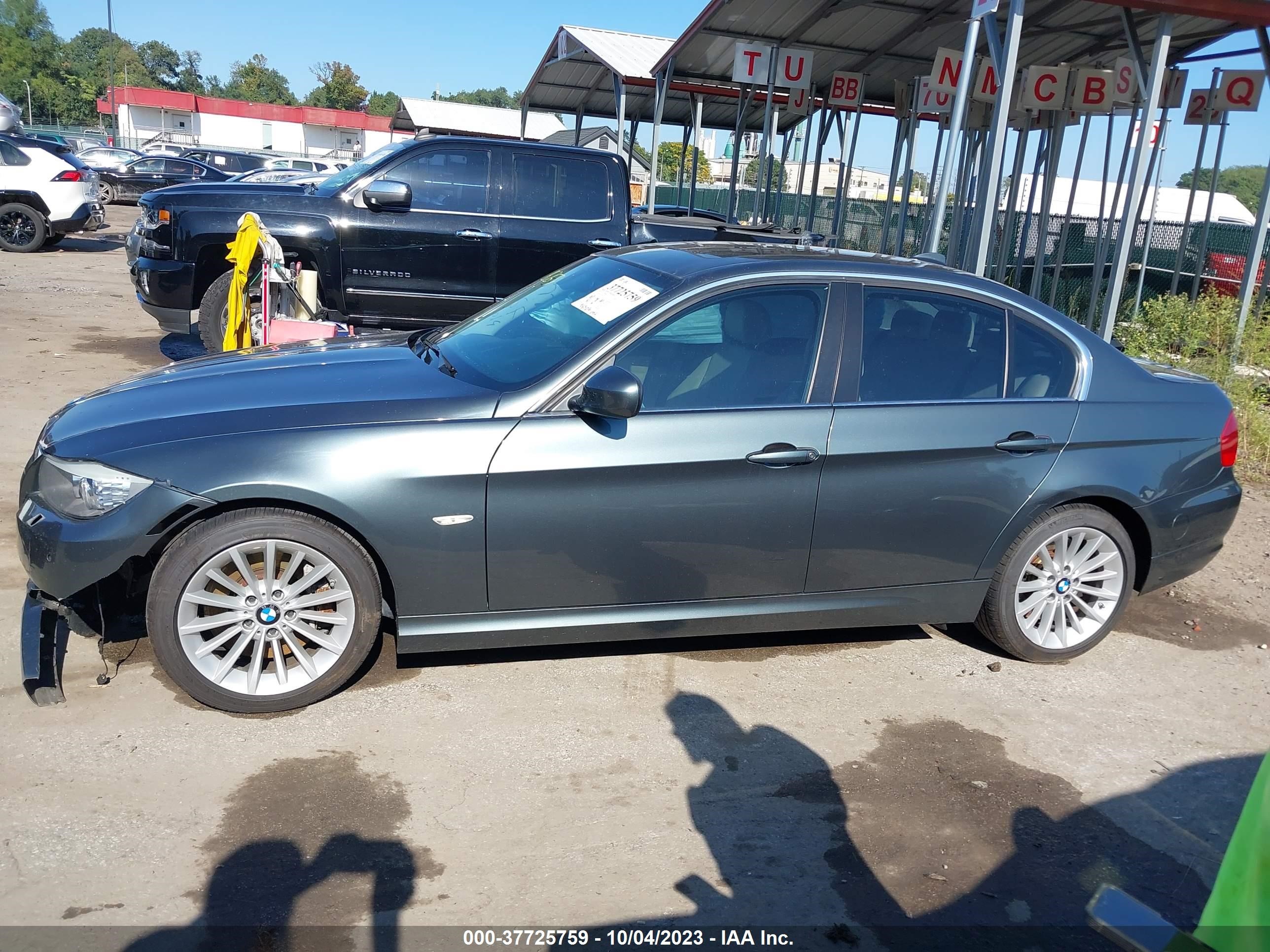 Photo 13 VIN: WBAPN7C59BA782373 - BMW 3 SERIES 