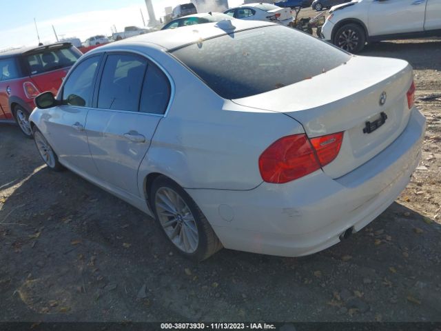 Photo 2 VIN: WBAPN7C5XBA948903 - BMW 335 