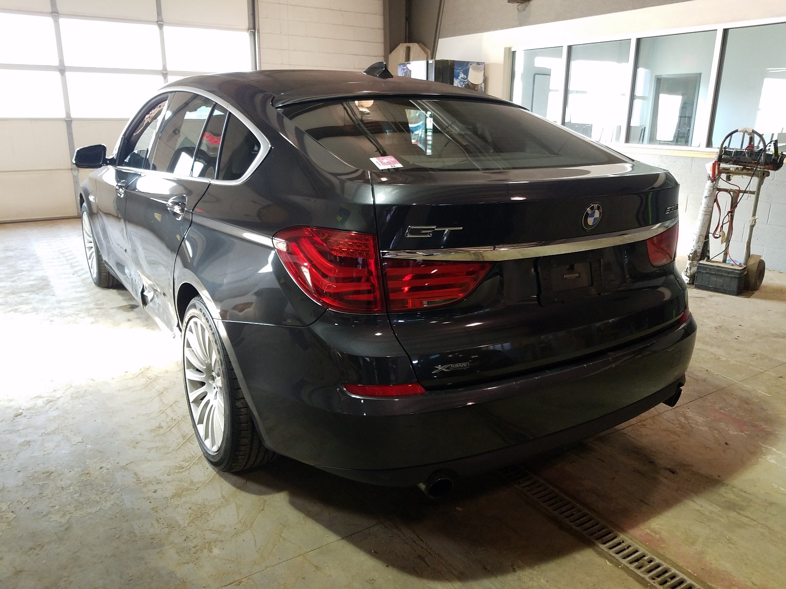 Photo 2 VIN: WBASP2C59DC339770 - BMW 535 XI 