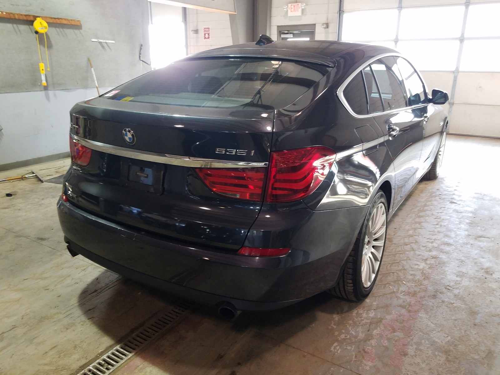 Photo 3 VIN: WBASP2C59DC339770 - BMW 535 XI 