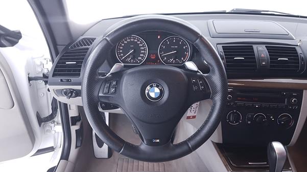 Photo 13 VIN: WBAUC71029VG94304 - BMW 135 I 