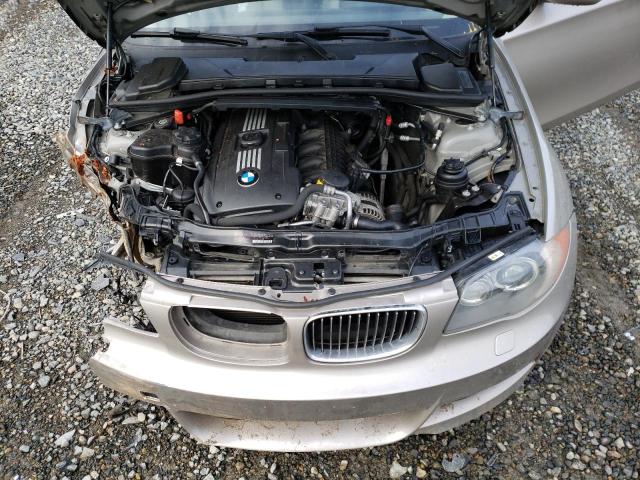 Photo 10 VIN: WBAUC73529VK80848 - BMW 1 SERIES 