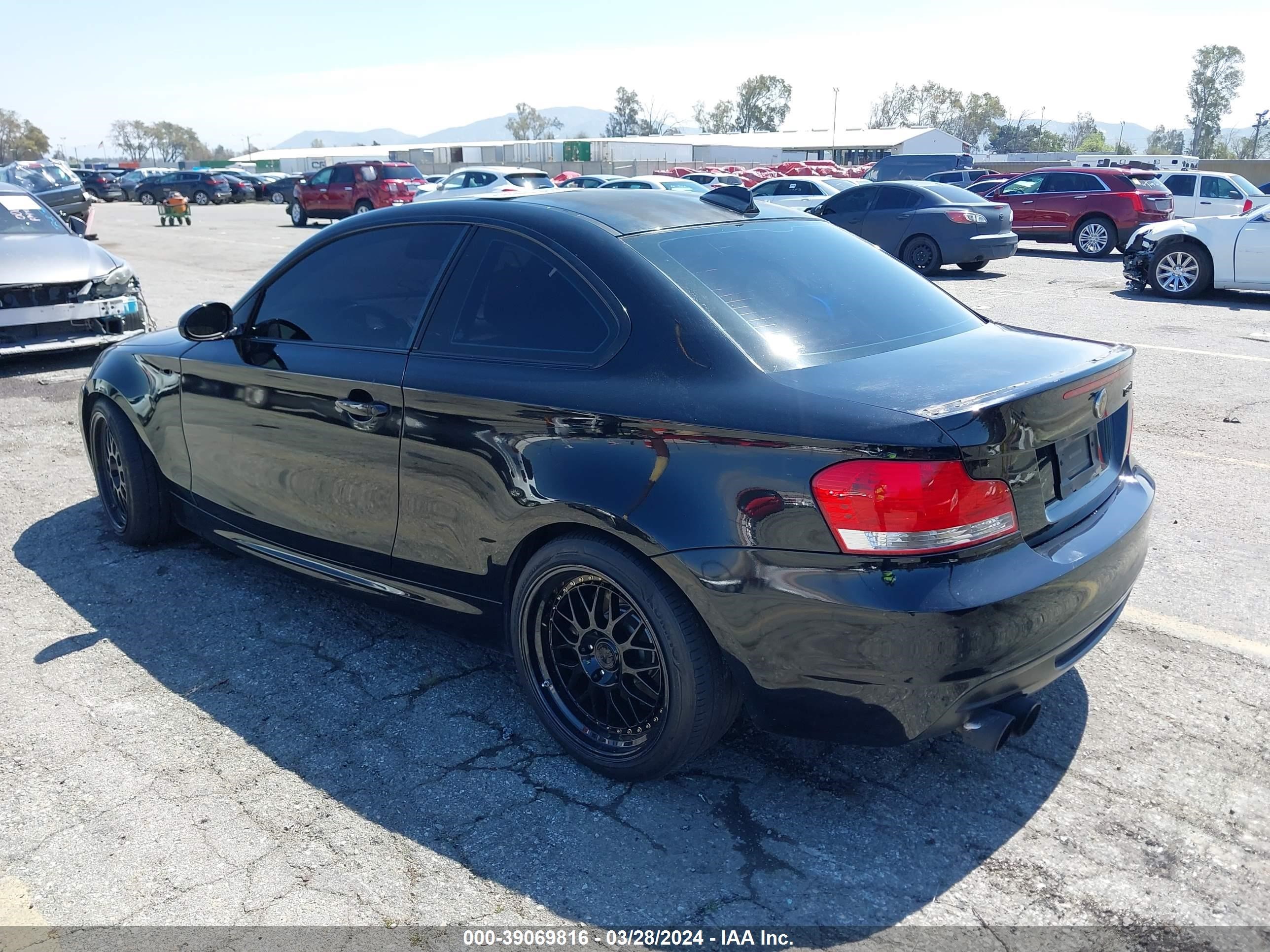 Photo 2 VIN: WBAUC73599VK95007 - BMW 1ER 