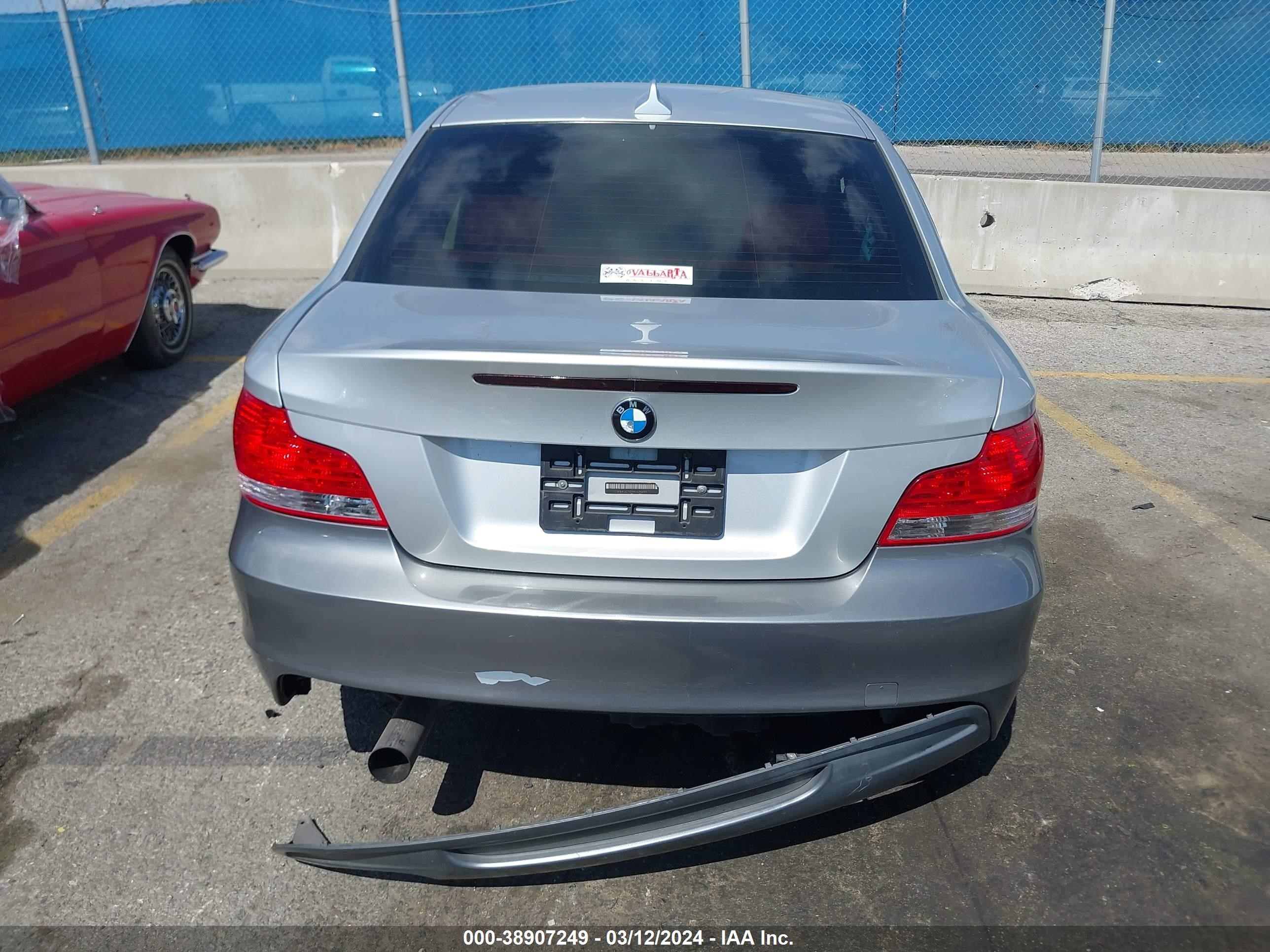 Photo 15 VIN: WBAUC73599VK95699 - BMW 1ER 