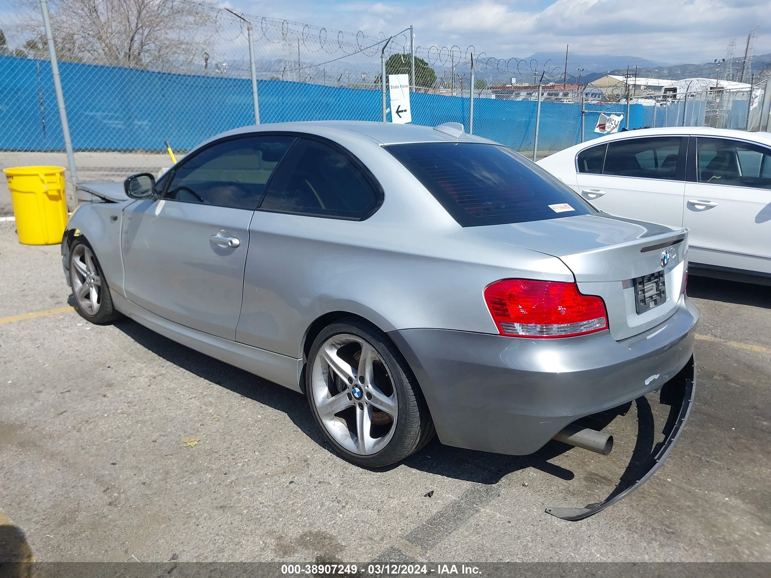 Photo 2 VIN: WBAUC73599VK95699 - BMW 1ER 