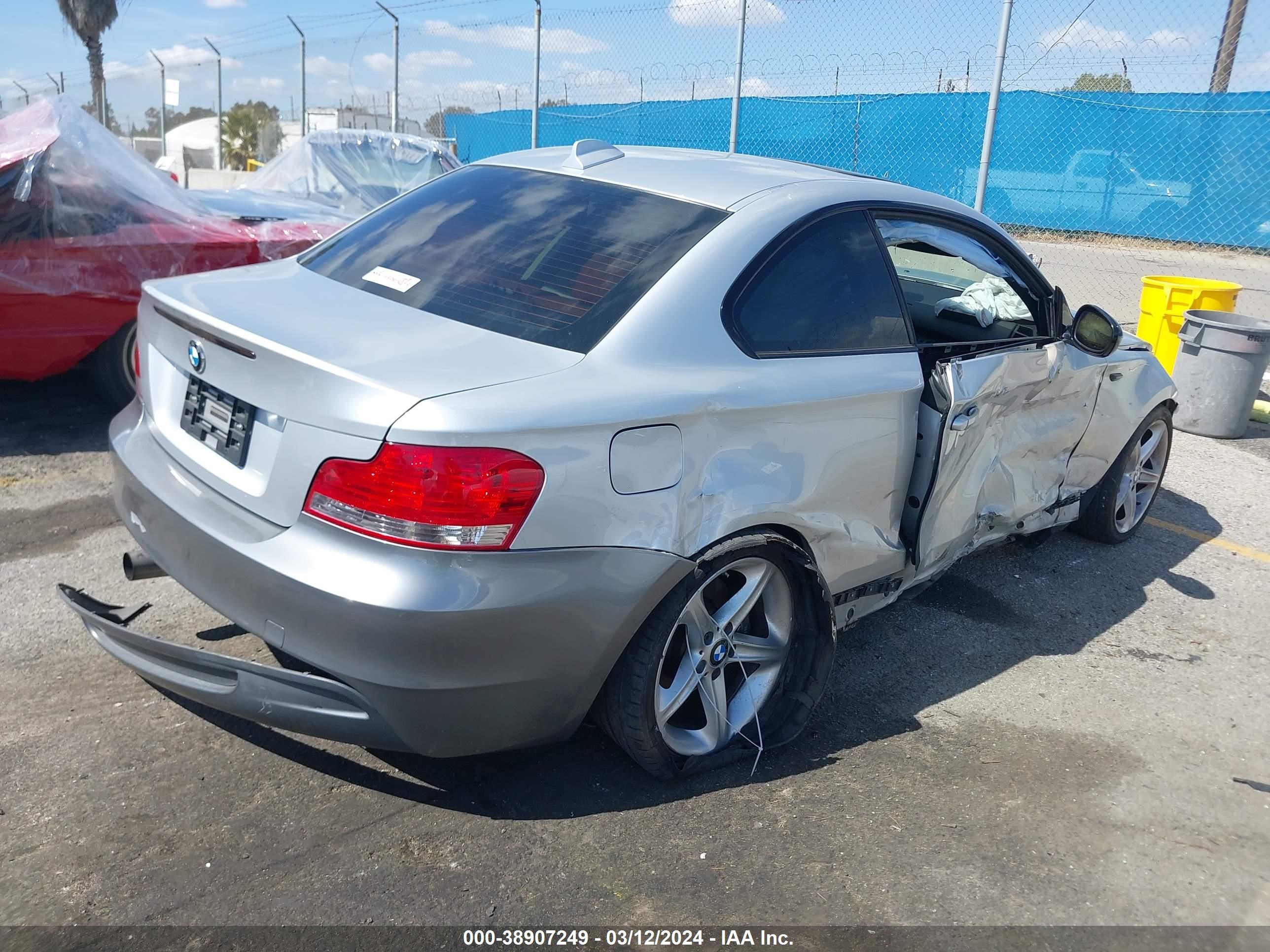 Photo 3 VIN: WBAUC73599VK95699 - BMW 1ER 