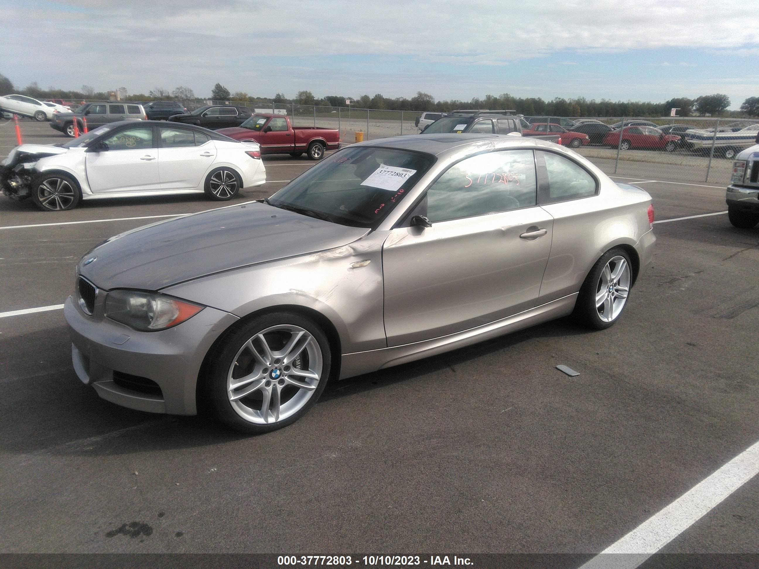 Photo 1 VIN: WBAUC73599VK95735 - BMW 1ER 