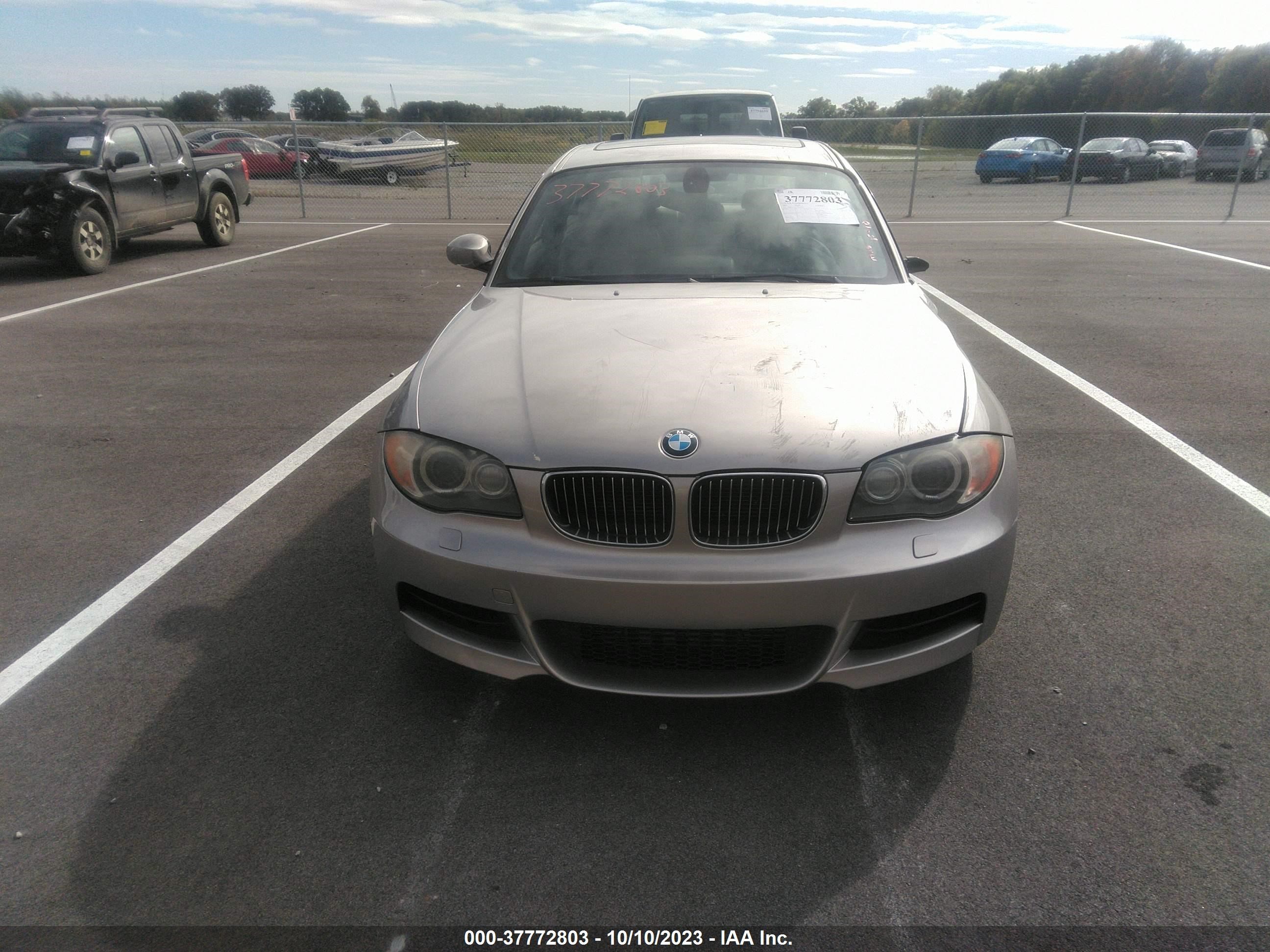 Photo 10 VIN: WBAUC73599VK95735 - BMW 1ER 