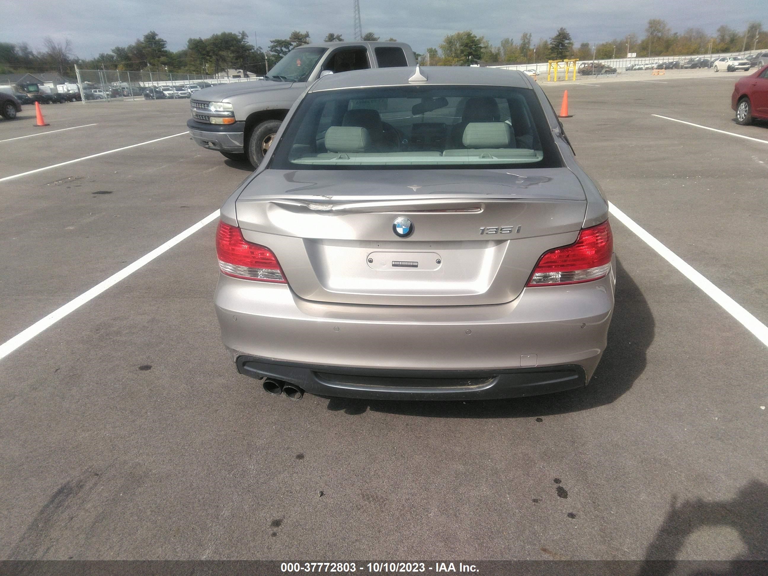 Photo 14 VIN: WBAUC73599VK95735 - BMW 1ER 