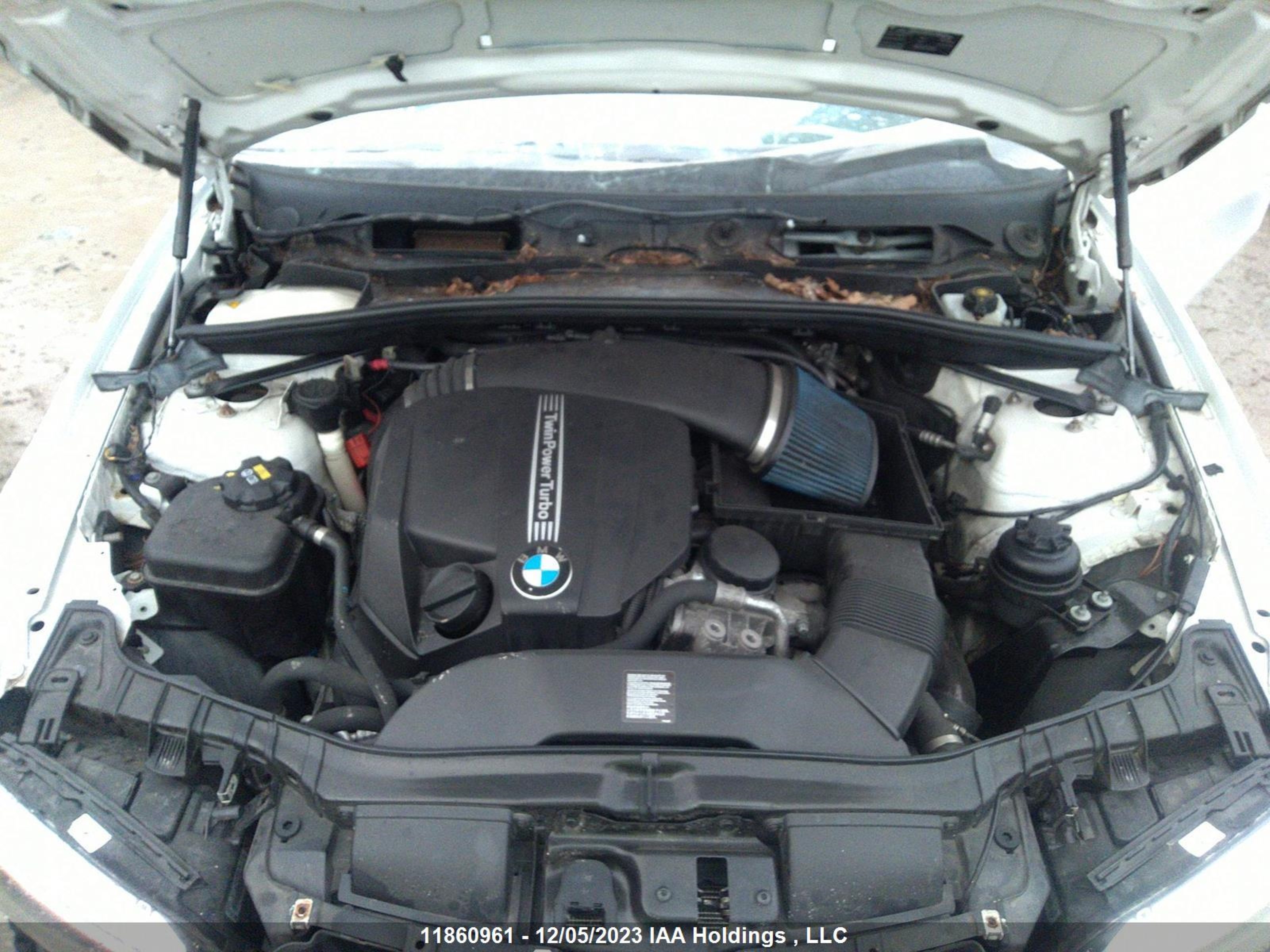 Photo 9 VIN: WBAUC9C54CVM13001 - BMW 1ER 