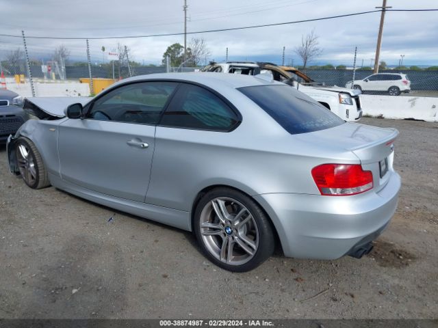 Photo 2 VIN: WBAUC9C55BVM10509 - BMW 135I 