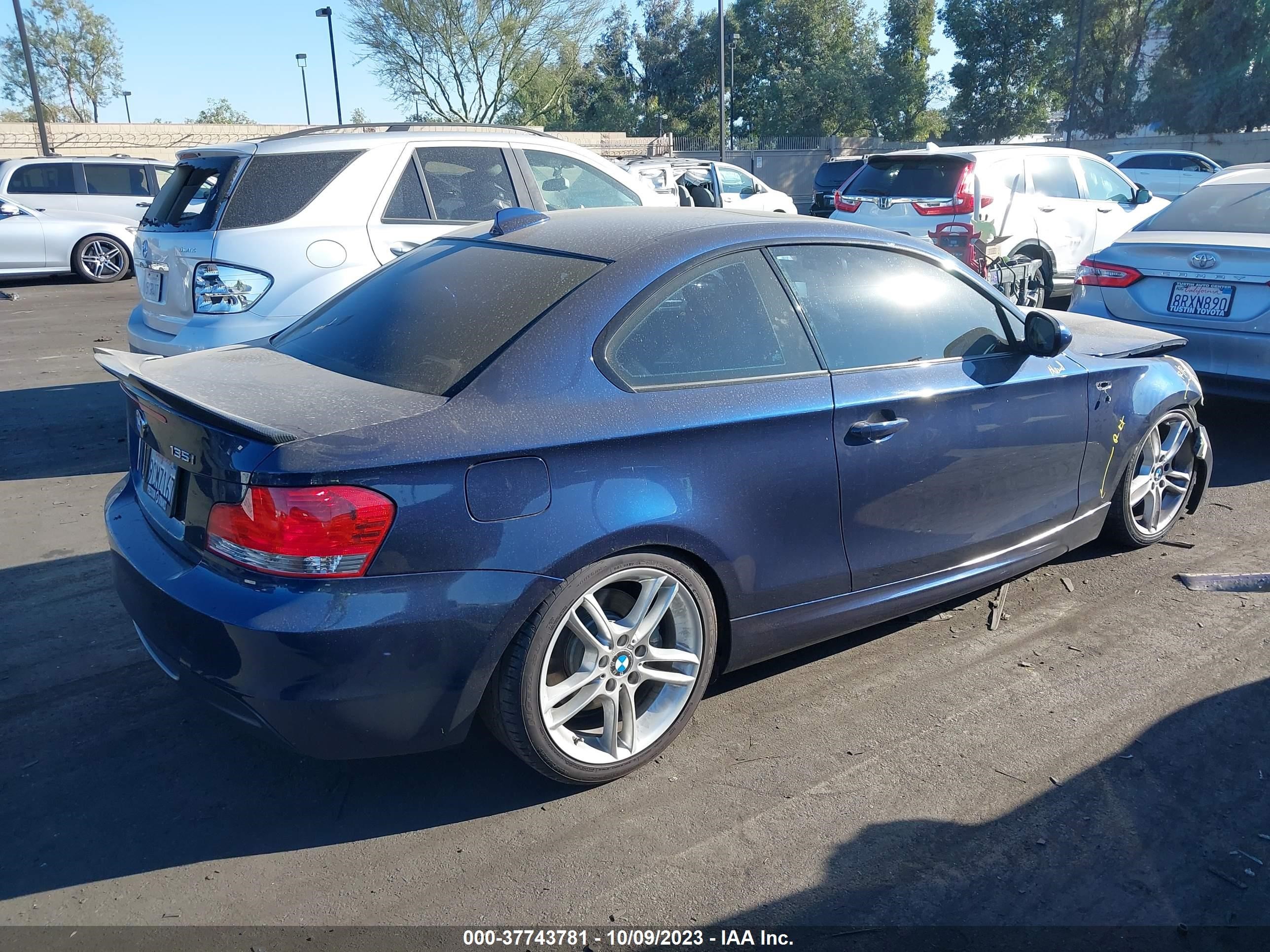 Photo 3 VIN: WBAUC9C58BVM09838 - BMW 1ER 