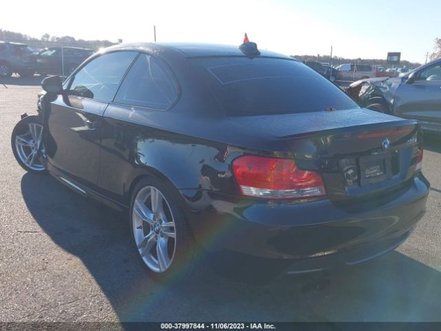 Photo 2 VIN: WBAUC9C59BVM09377 - BMW 135 