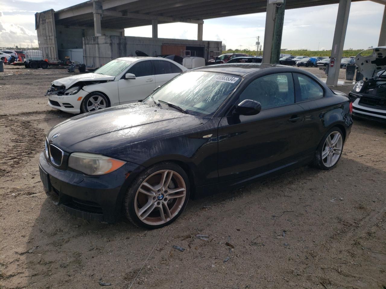 Photo 0 VIN: WBAUC9C59CVM13155 - BMW 135I 