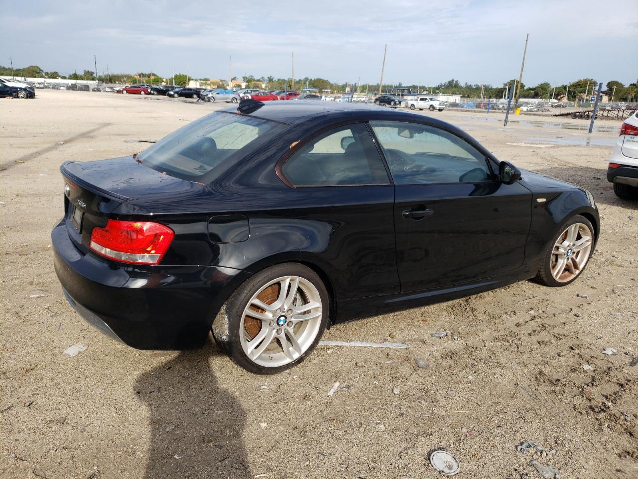 Photo 2 VIN: WBAUC9C59CVM13155 - BMW 135I 