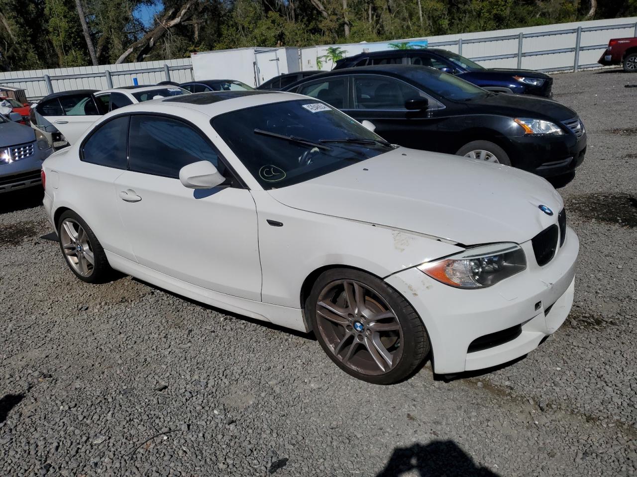 Photo 3 VIN: WBAUC9C5XDVY60059 - BMW 1ER 