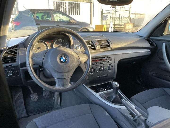 Photo 18 VIN: WBAUE31090E181876 - BMW 1 SERIES HATCHBACK 