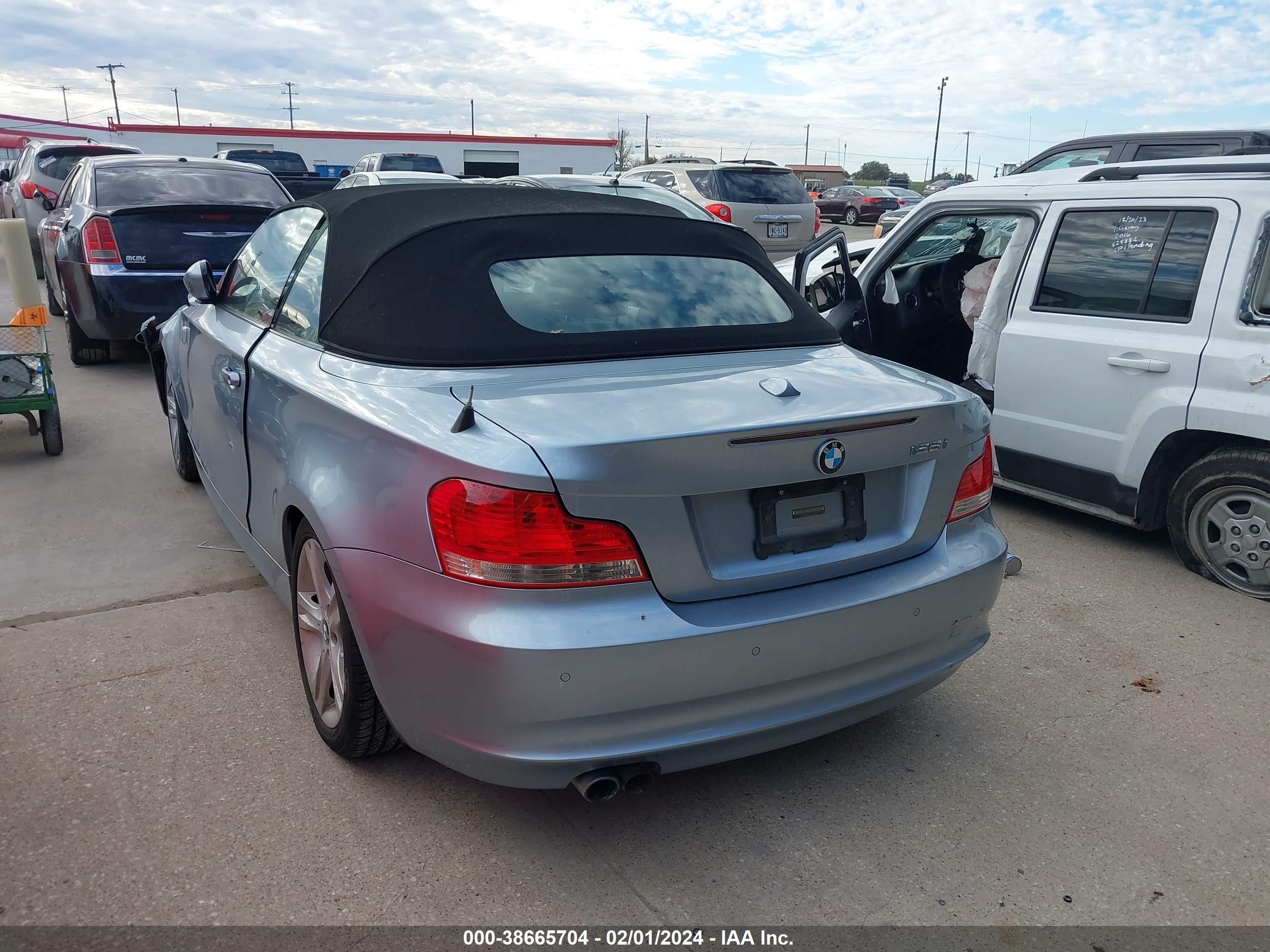 Photo 2 VIN: WBAUL73579VJ77165 - BMW 1ER 