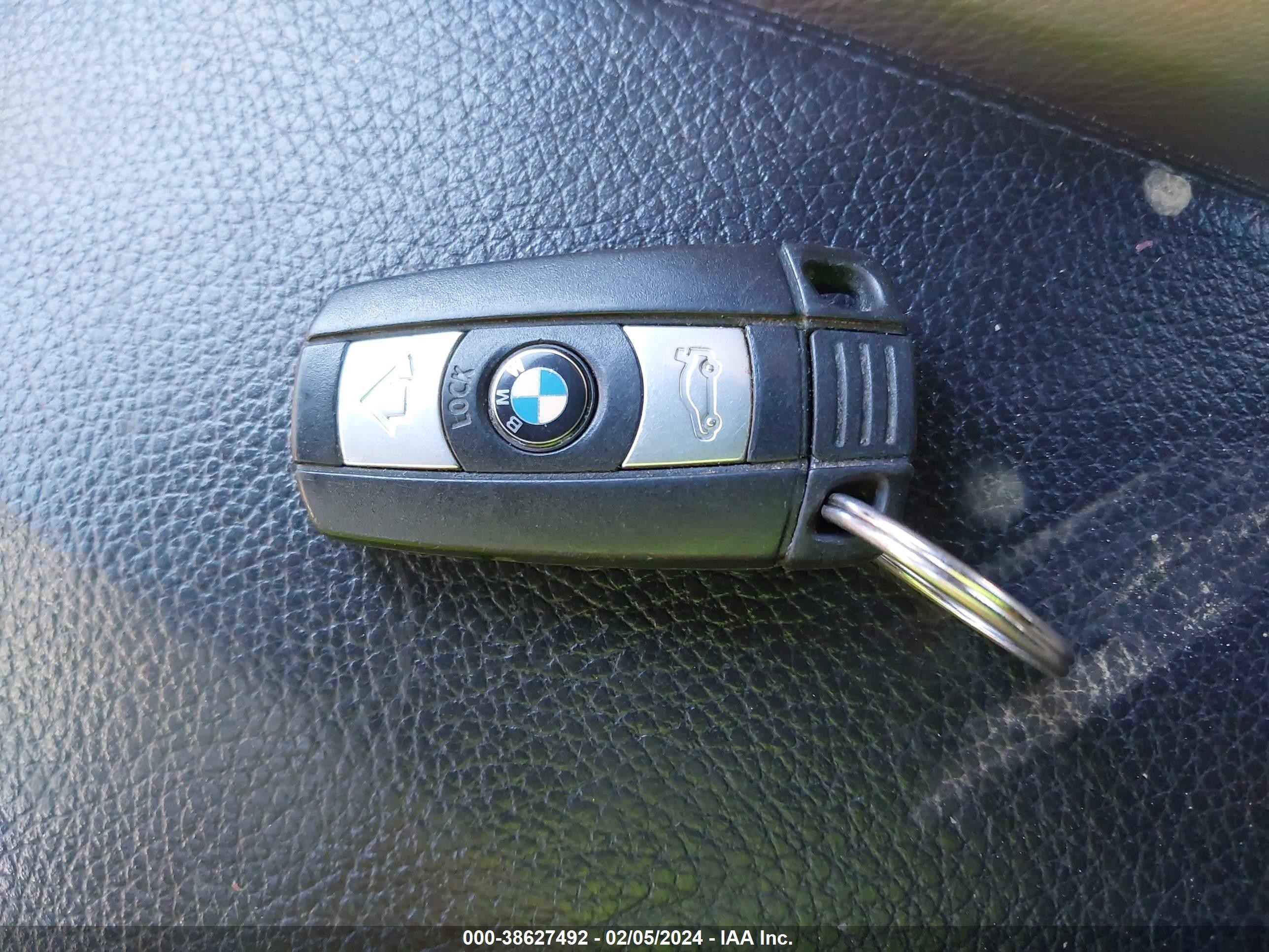 Photo 10 VIN: WBAUL73589VJ76025 - BMW 1ER 