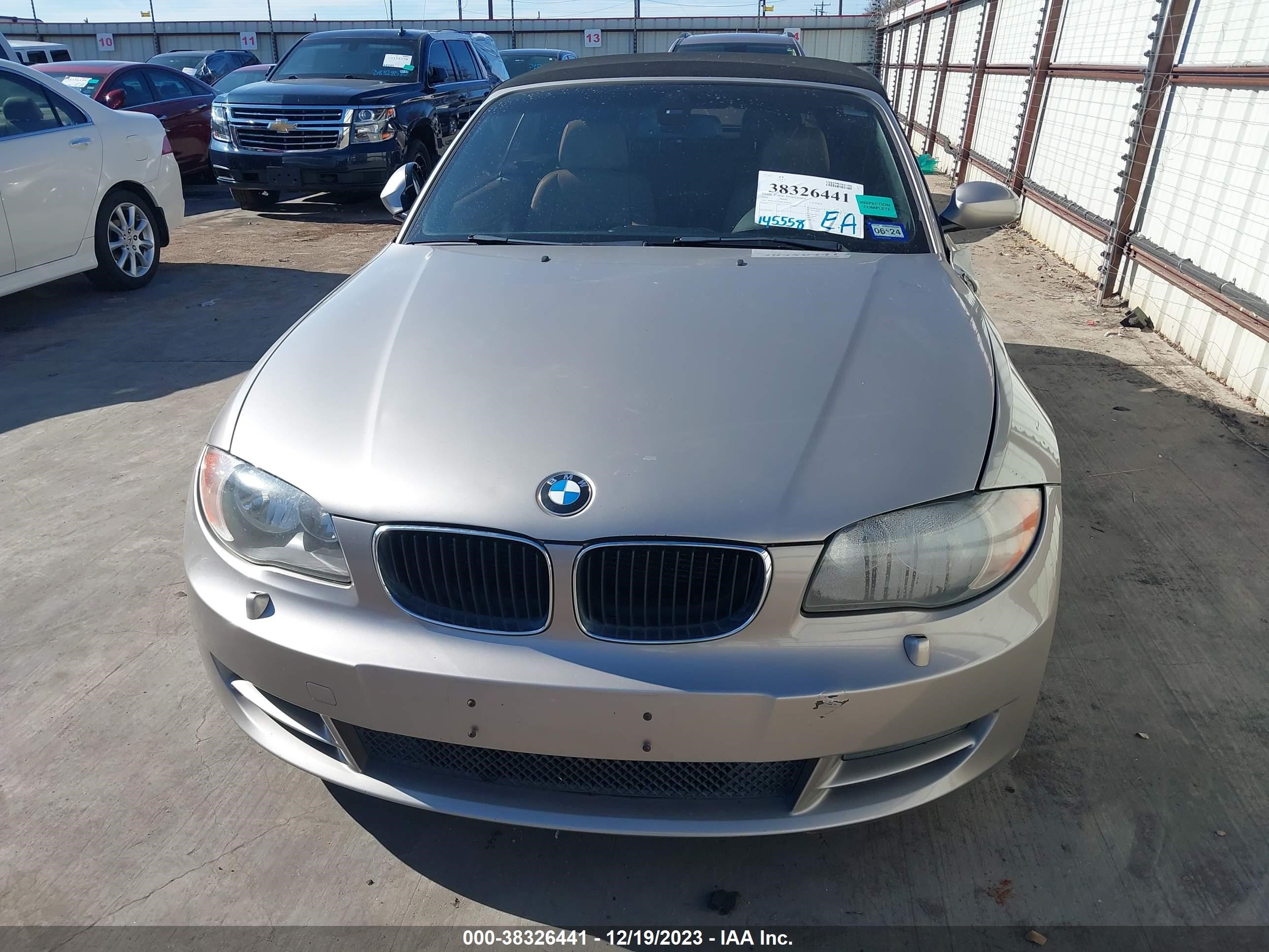 Photo 11 VIN: WBAUL73598VE88162 - BMW 1ER 