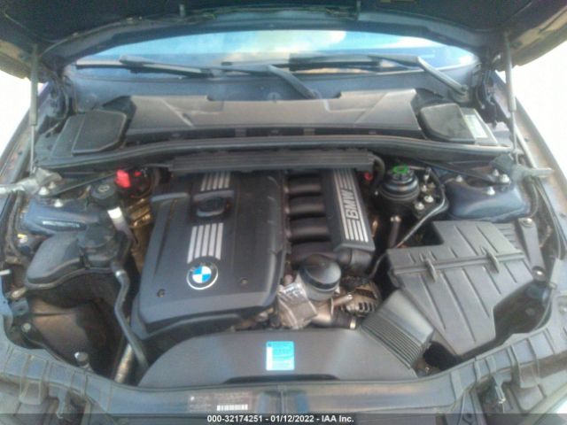 Photo 9 VIN: WBAUL7C50AVJ77321 - BMW 1 