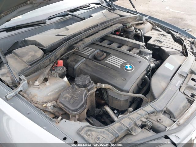 Photo 9 VIN: WBAUL7C52AVJ77367 - BMW 128I 