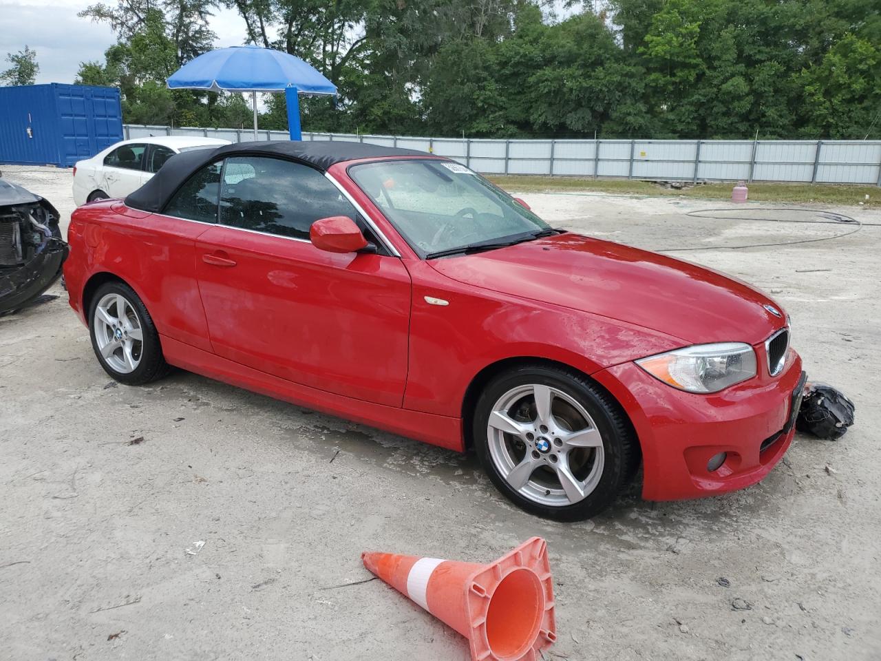 Photo 3 VIN: WBAUL7C52CVE87329 - BMW 1ER 