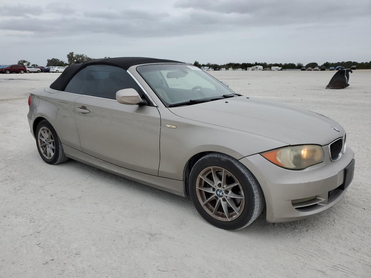 Photo 3 VIN: WBAUL7C53BVM81051 - BMW 1ER 