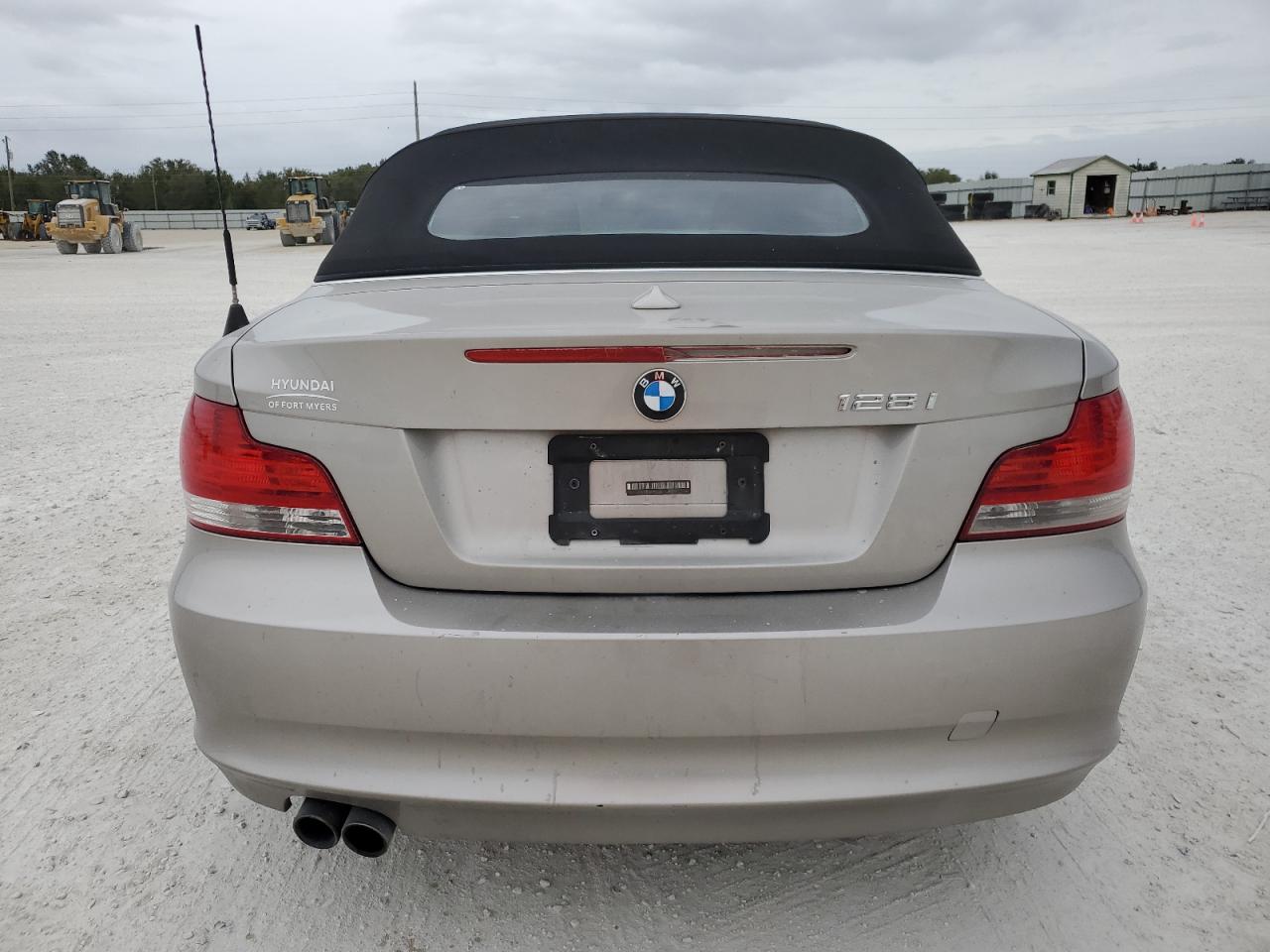 Photo 5 VIN: WBAUL7C53BVM81051 - BMW 1ER 