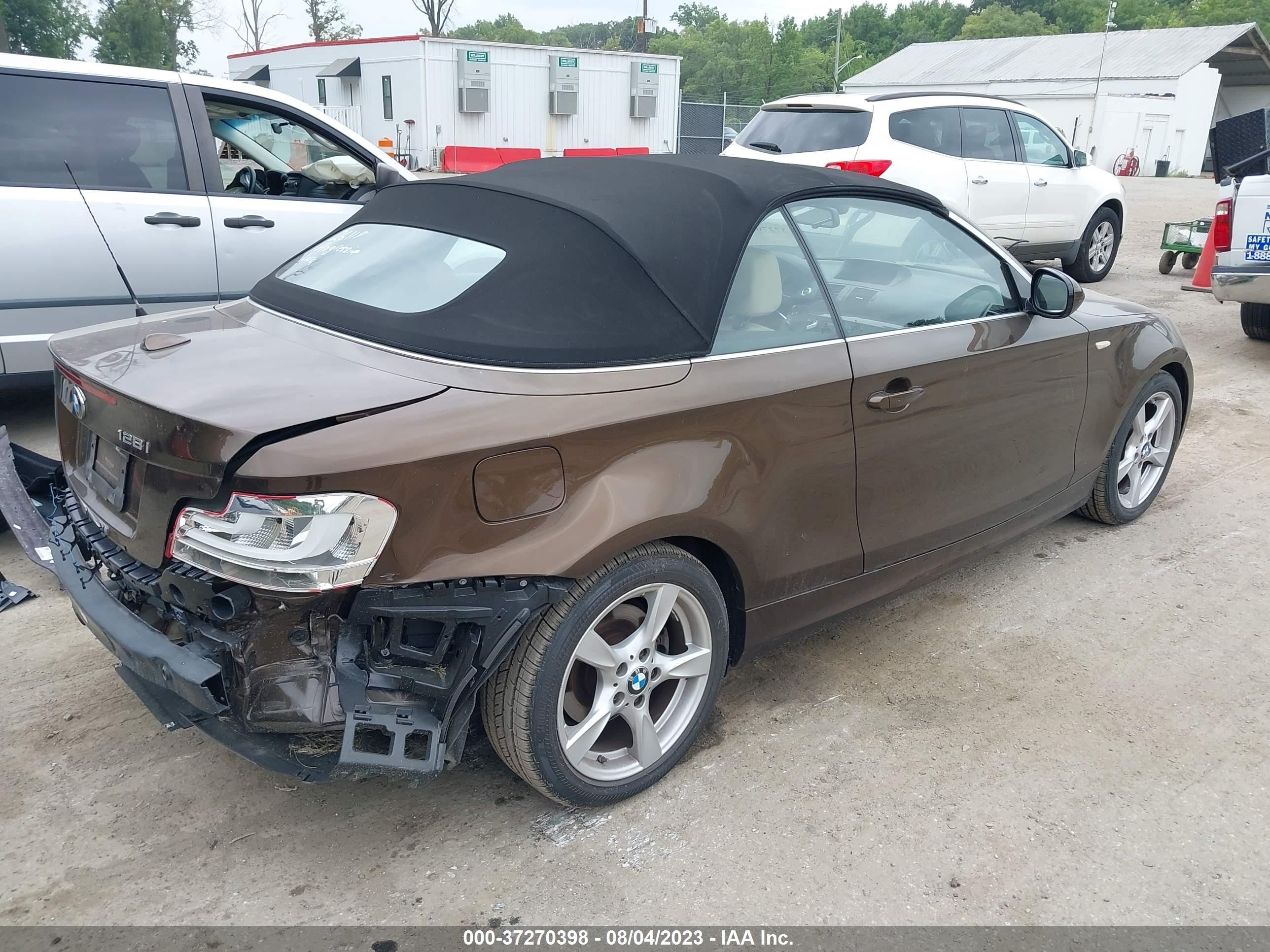 Photo 3 VIN: WBAUL7C53CVM82671 - BMW 1ER 