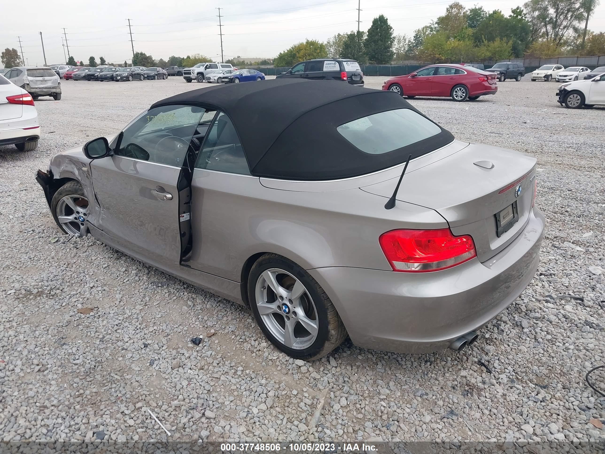 Photo 2 VIN: WBAUL7C57CVM83693 - BMW 1ER 