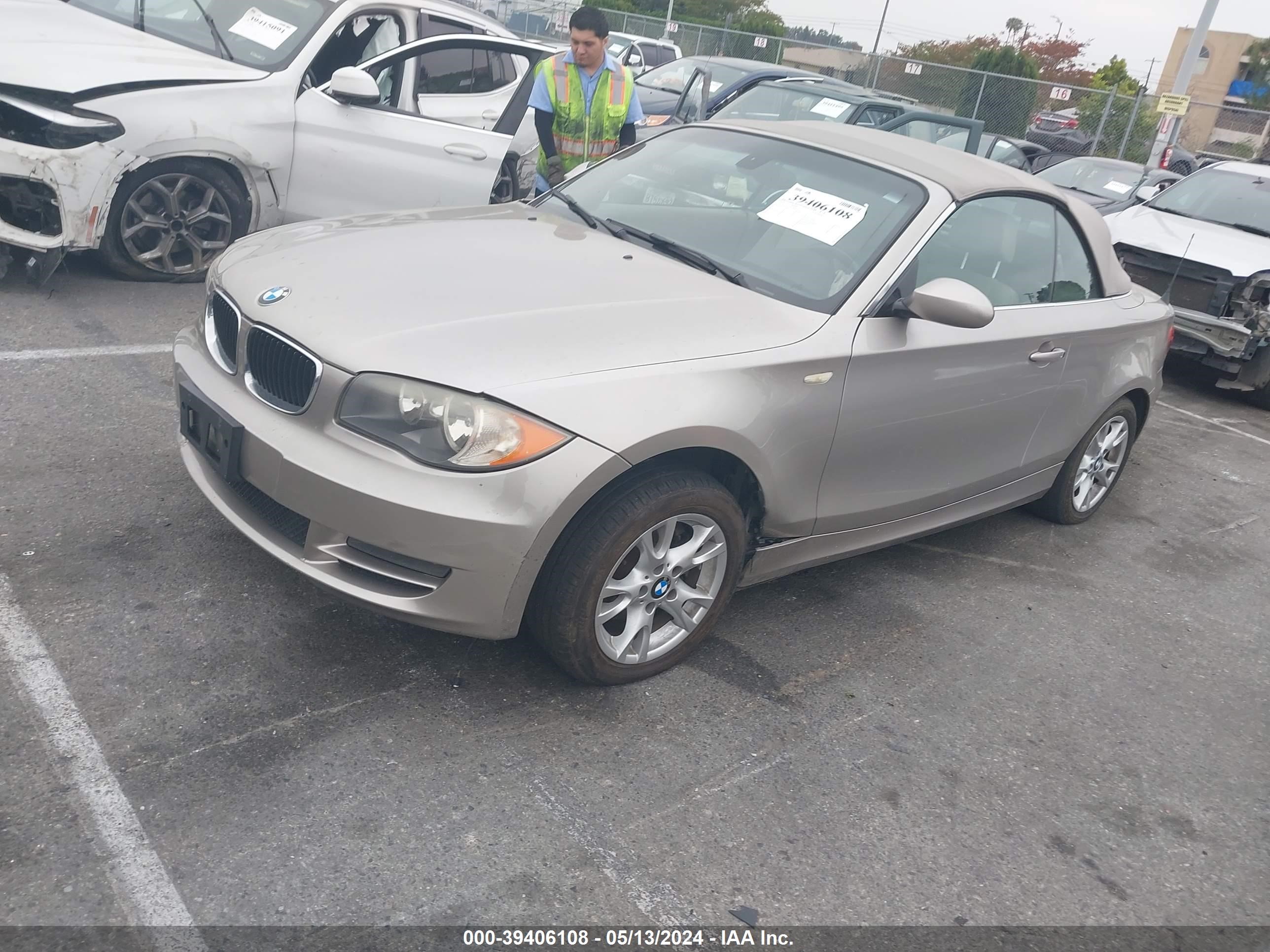 Photo 1 VIN: WBAUN13509VH80761 - BMW 1ER 