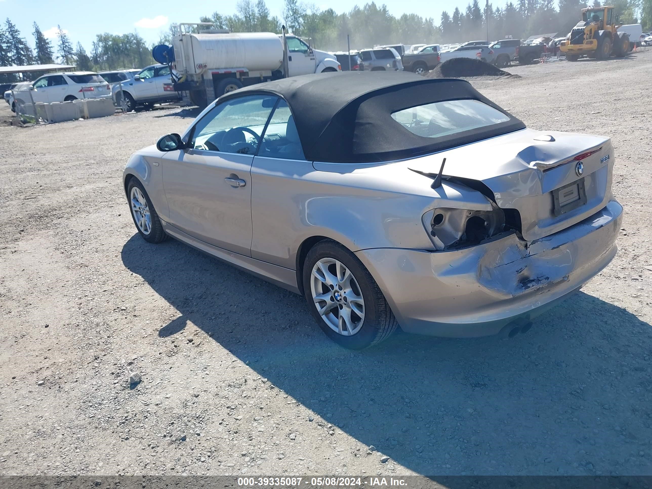 Photo 2 VIN: WBAUN13579VH80644 - BMW 1ER 