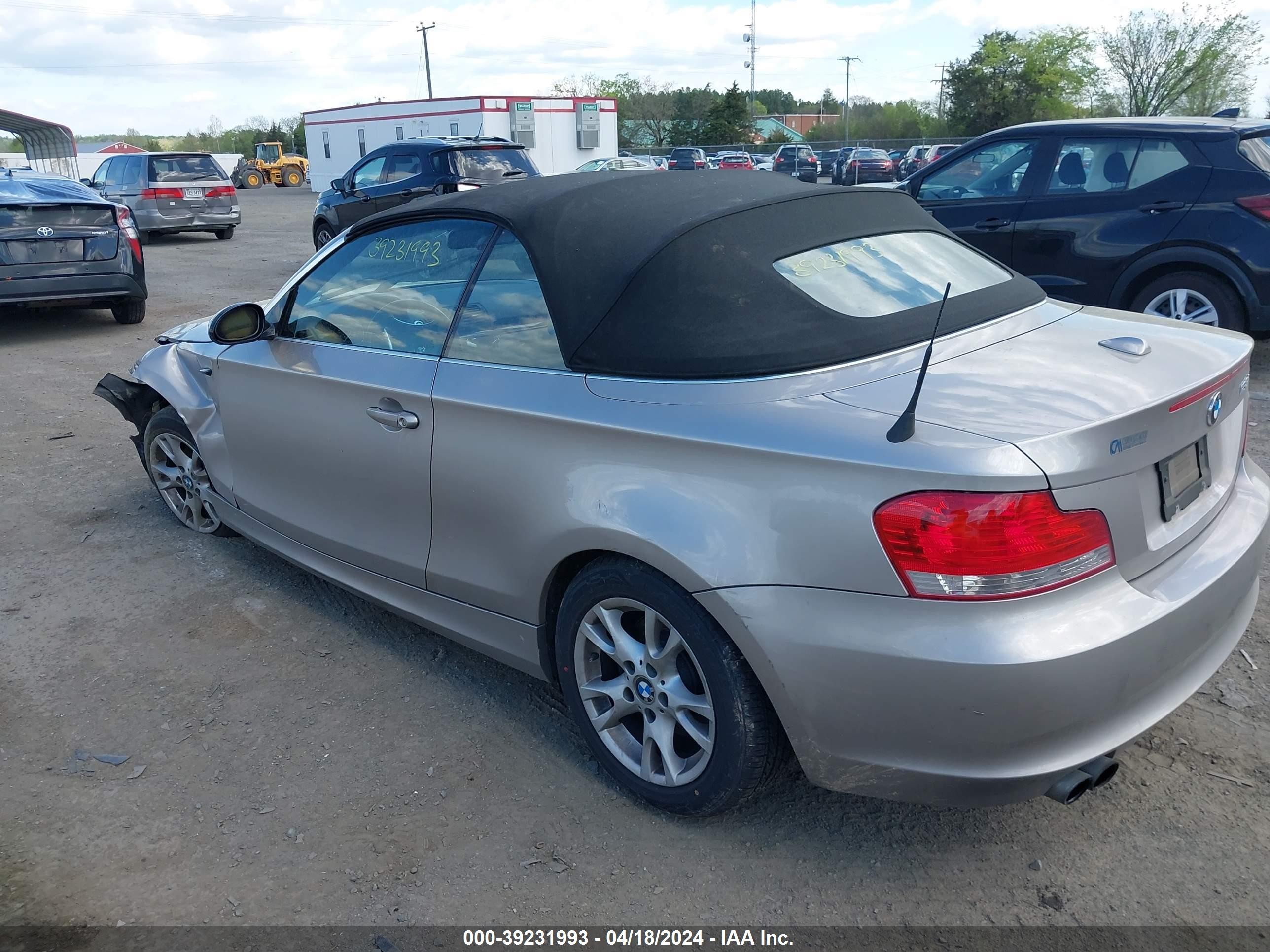 Photo 2 VIN: WBAUN135X8VH79759 - BMW 1ER 