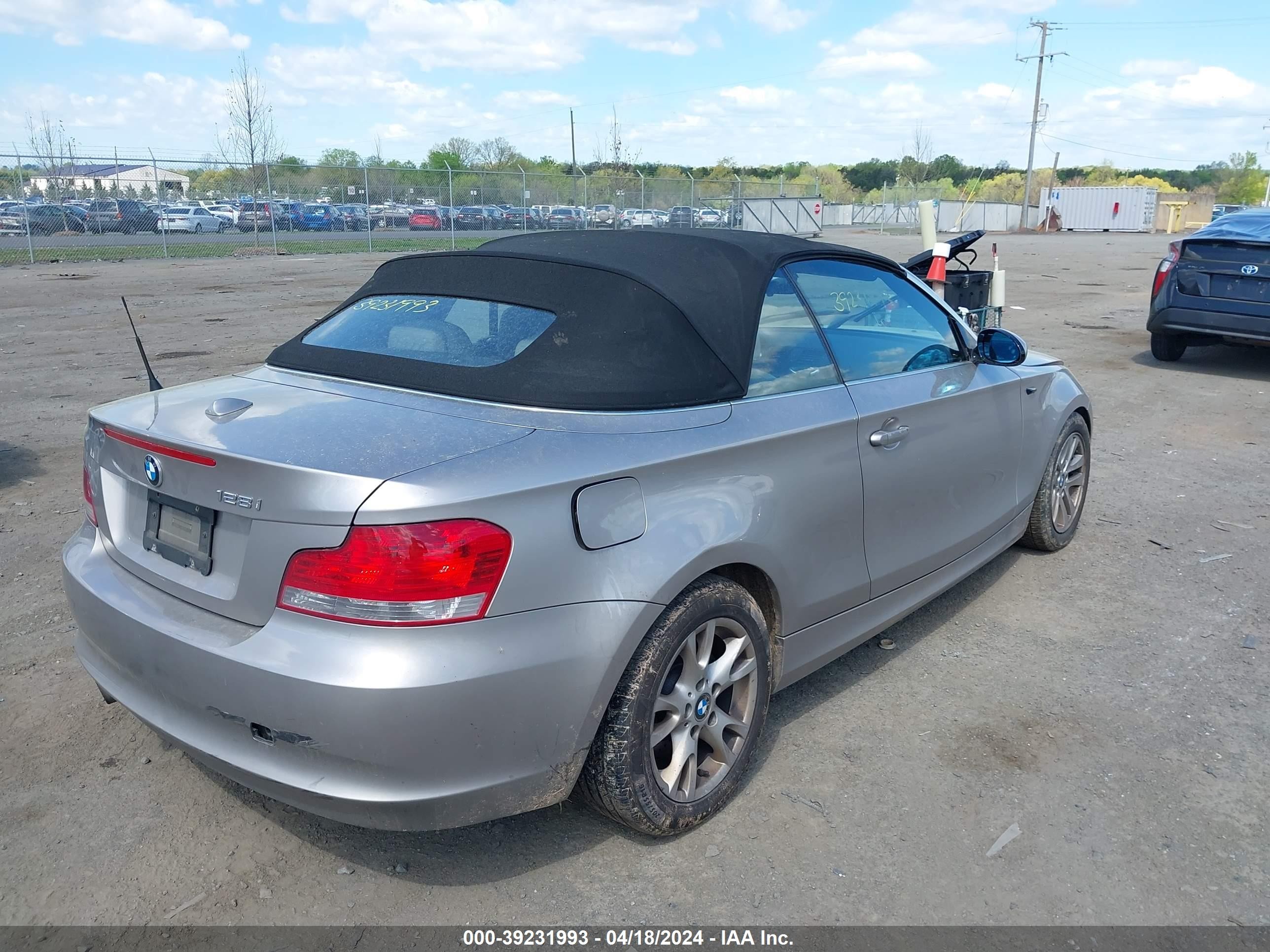 Photo 3 VIN: WBAUN135X8VH79759 - BMW 1ER 