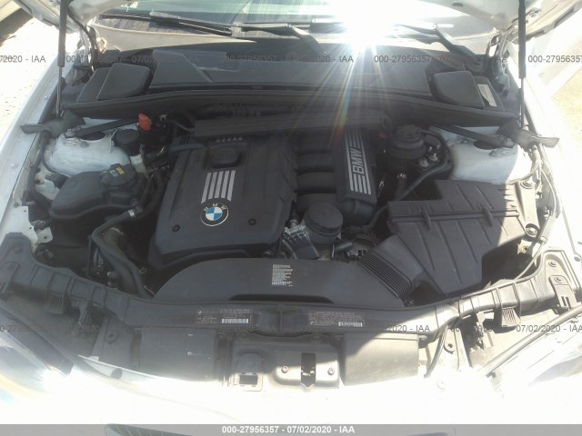 Photo 9 VIN: WBAUN1C54CVH83895 - BMW 1 