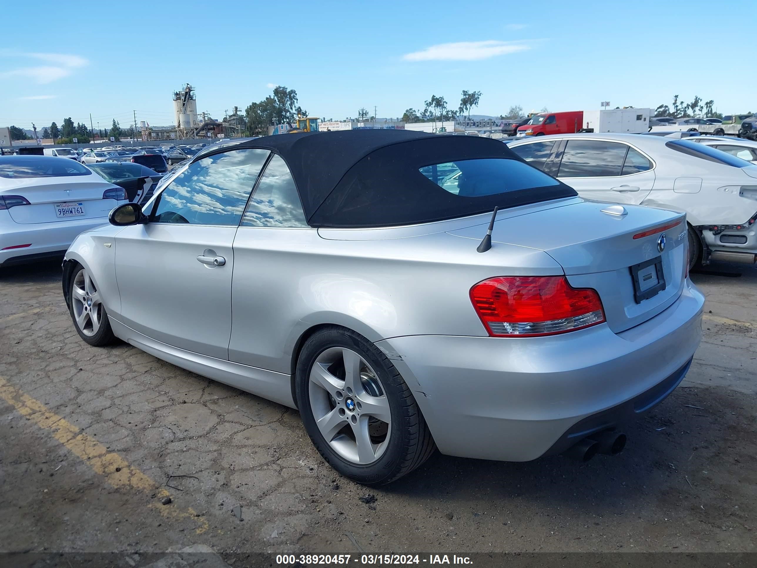 Photo 2 VIN: WBAUN935X8VF56068 - BMW 1ER 