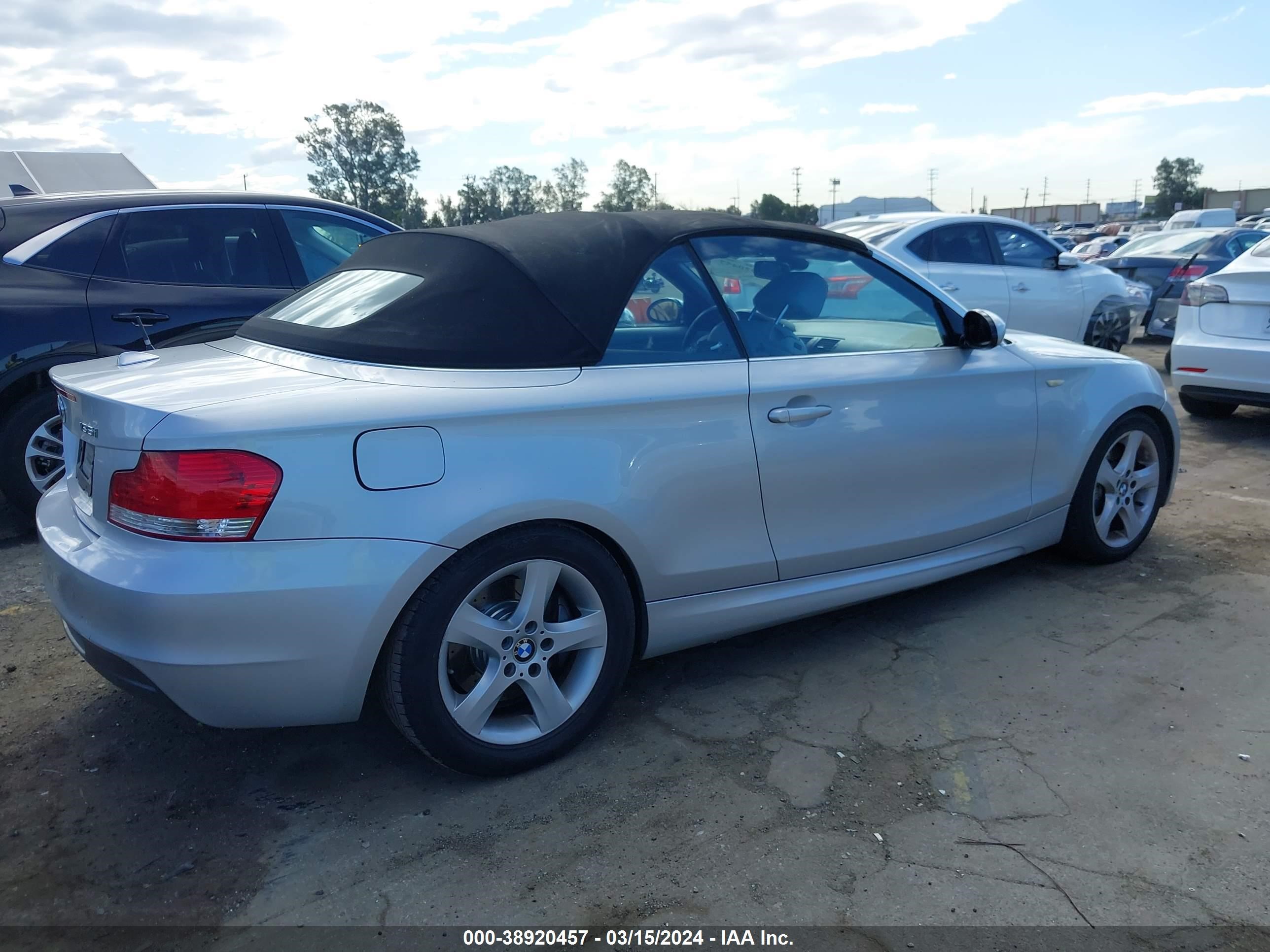 Photo 3 VIN: WBAUN935X8VF56068 - BMW 1ER 