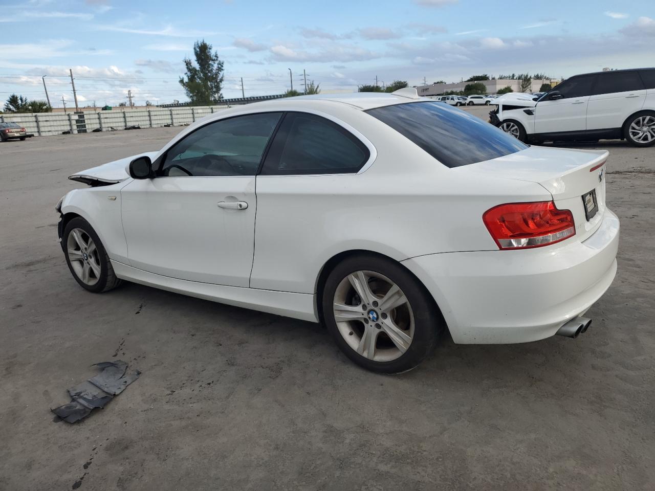 Photo 1 VIN: WBAUP7C50CVP23350 - BMW 1ER 